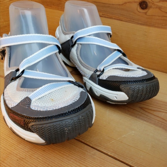 Sperry 9 Top-Sider Crossover Strap Water Shoes - Picture 3 of 8